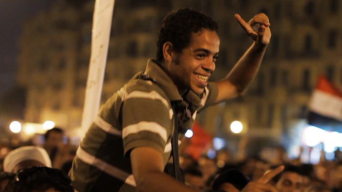 Al Midan [Meydan] (2013) filminden bir kare <i>Al Midan</i> [Meydan] (2013) filminden bir kare ©Noujaim Films