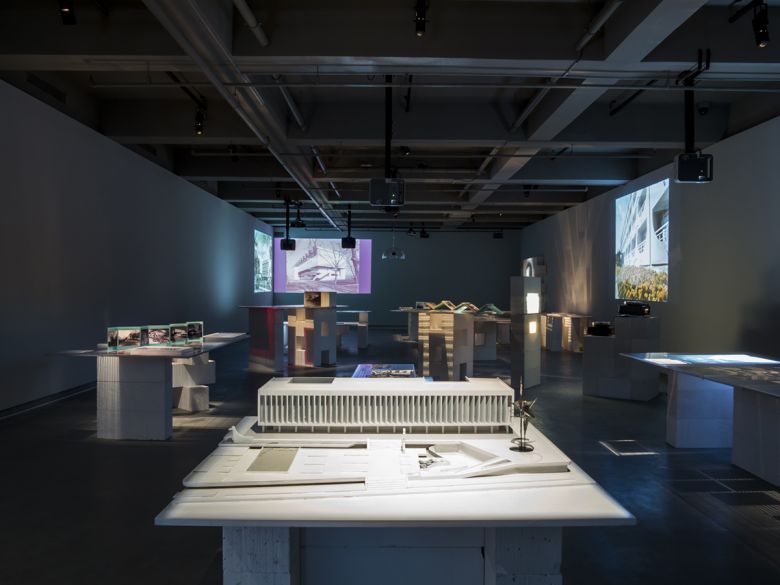 Trespassing Modernities 07052013 005 Future Anecdotes Istanbul tarafından tasarlanan <i>Yerelde Modernler</i> sergisi, Salt Galata, 2013
Fotoğraf: Cem Berk Ekinil