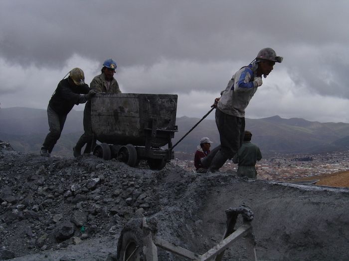 Still from the film The Devil's Miner (2005) <i>Şeytan Madeni</i> (2005) filminden bir kare