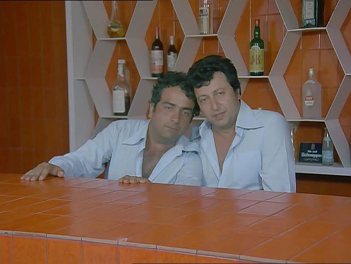Sivri Akıllılar (1977) filminden bir kare ©Erman Film <i>Sivri Akıllılar</i> (1977) filminden bir kare ©Erman Film