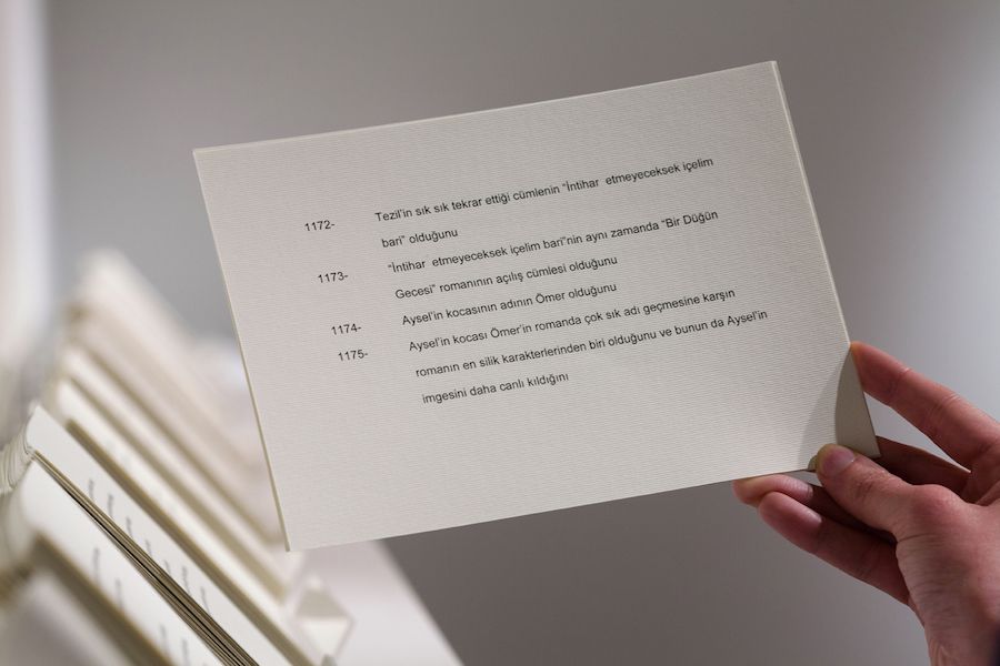 Zeyno Pekunlu 23112016 0021 Zeyno Pekünlü, <i>Bildiğim Her Şey</i> (2015-süregelen), SALT Ulus, 2016<br />
Fotoğraf: Cemil Batur Gökçeer